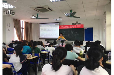 剖析輔導(dǎo)班加盟項目 機遇與挑戰(zhàn)并存的教育咨詢服務(wù)